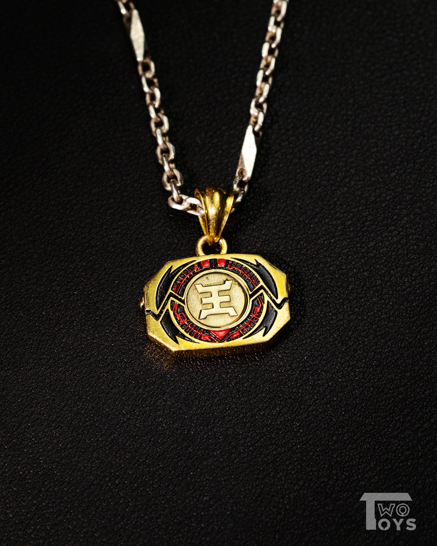 Silver Pendant,Tyrannosaurus, Mastodon, Triceratops, Sabertooth Tiger,Pterodactyl,Gold Ranger