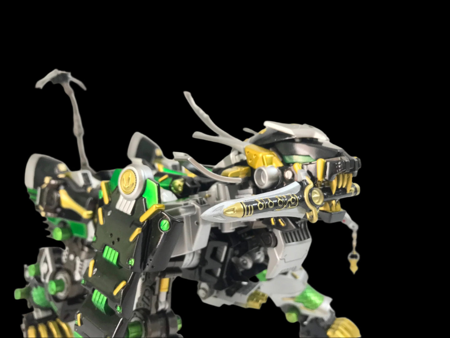 Zoids Liger Zero Crossover with Green Ranger